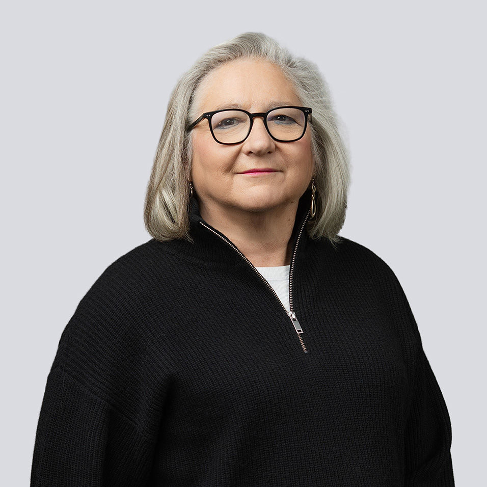 headshot of Paula Hunter